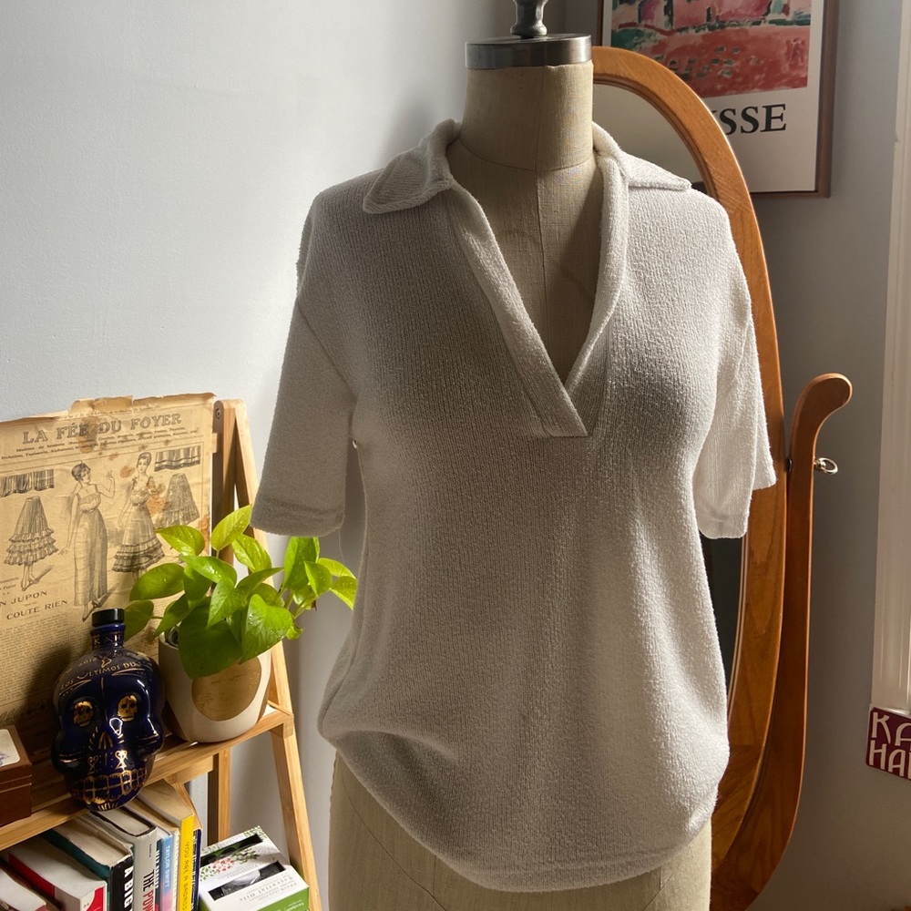 H&M DEEP V POLO SHIRT. Size XS.